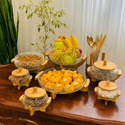 سرویس پذیرایی شیشه آبگز با پایههای چوبی | ست پذیرایی شیک و مدرن